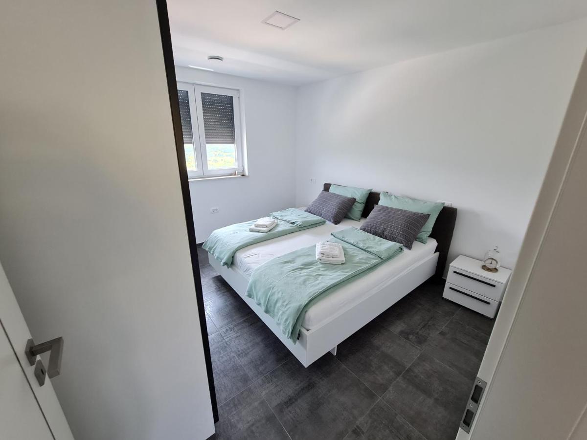 Villa Capris Apartments Koper Ngoại thất bức ảnh